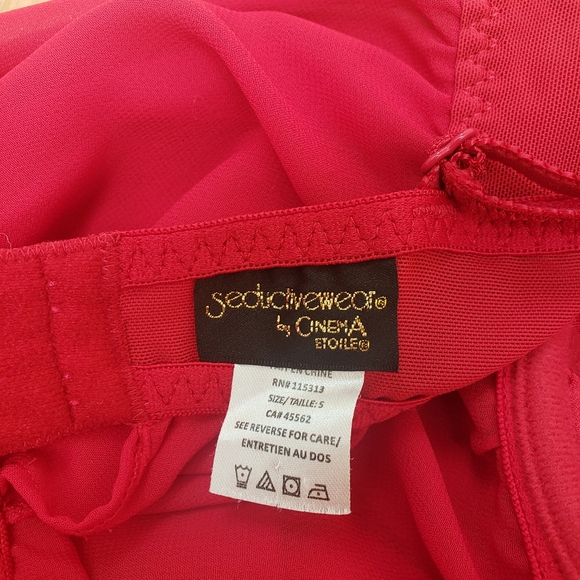 Vintage Seductive Wear small red lingerie top - Picture 6 of 6